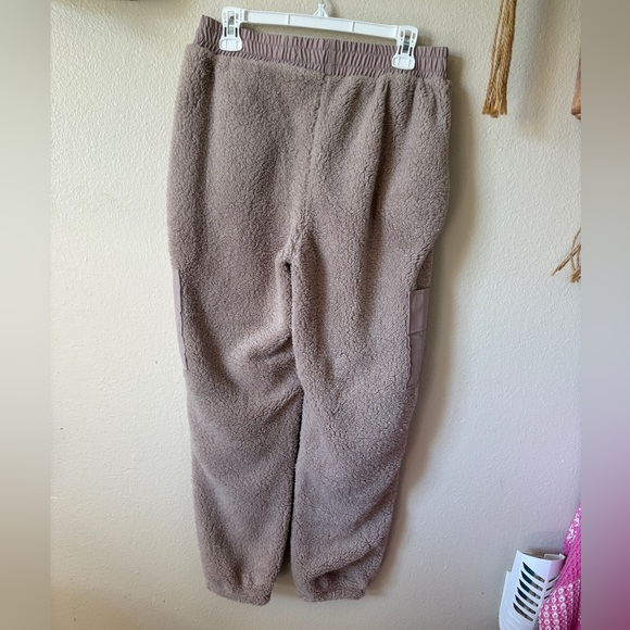 Juniors Sherpa Sweatpants - Picture 5 of 5